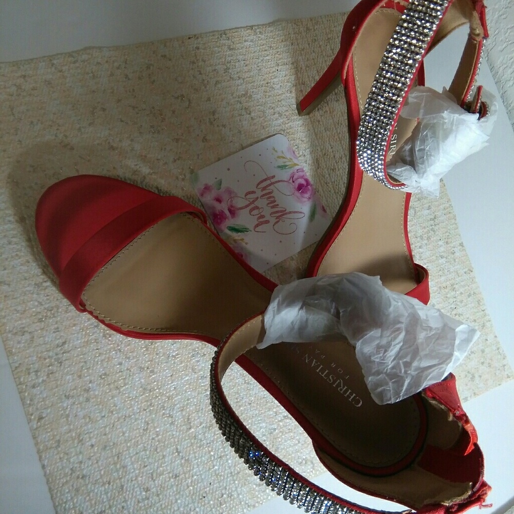 Red Beatiful Heels - Picture 2 of 8